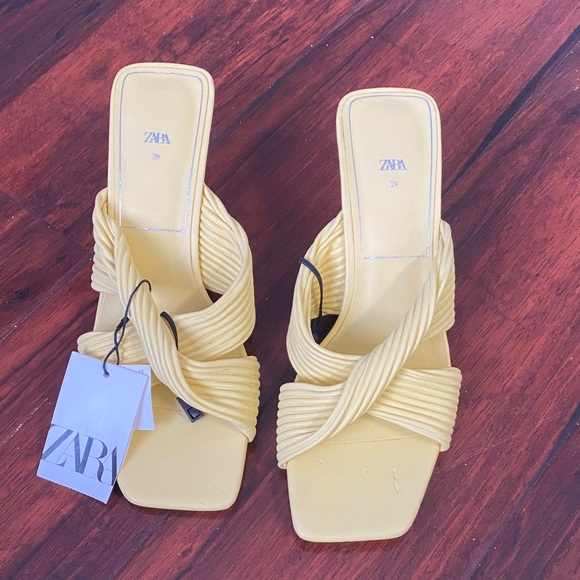 ZARA Yellow Pleated Strap Heeled Sandals – EU 39 / US 8 / UK 6 J-20 - Picture 3 of 9